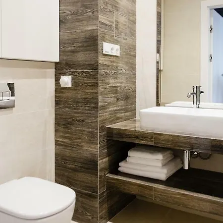 LuxLux Apartments Metro Slodowiec Warszawa Zewnętrze zdjęcie