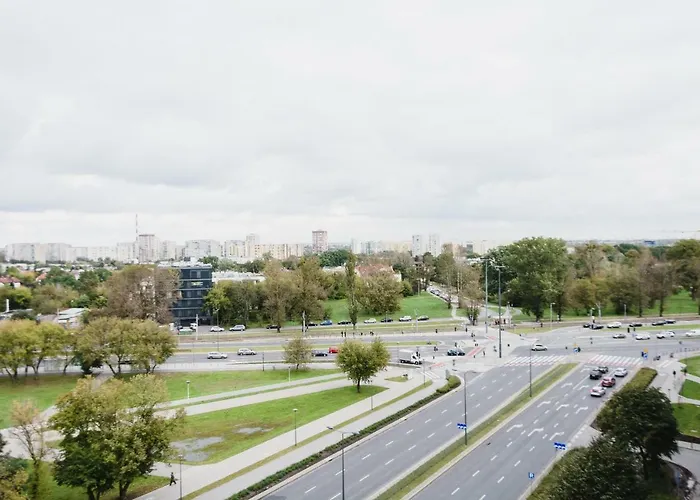 Luxlux Apartments Metro Slodowiec